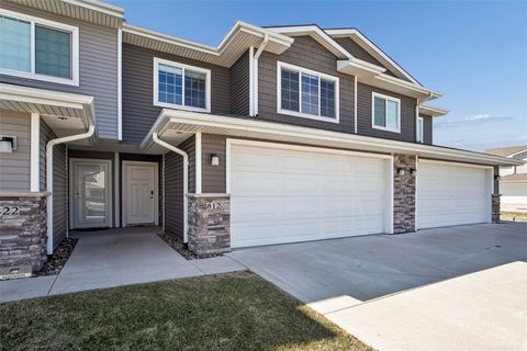 Condo For Sale - 812 NE Landon Lane<br/> Waukee, IA 50263
