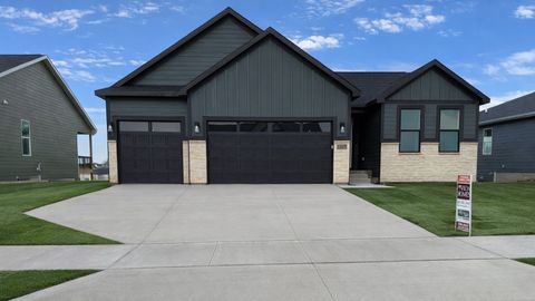 Homes For Sale - 1615 NW Parkside Lane<br/> Waukee, IA 50263