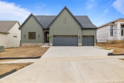 Homes For Sale - 1939 E Autumn Trail Circle<br/> Polk City, IA 50226
