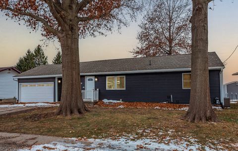 Homes For Sale - 508 N Park Street<br/> Prairie City, IA 50228