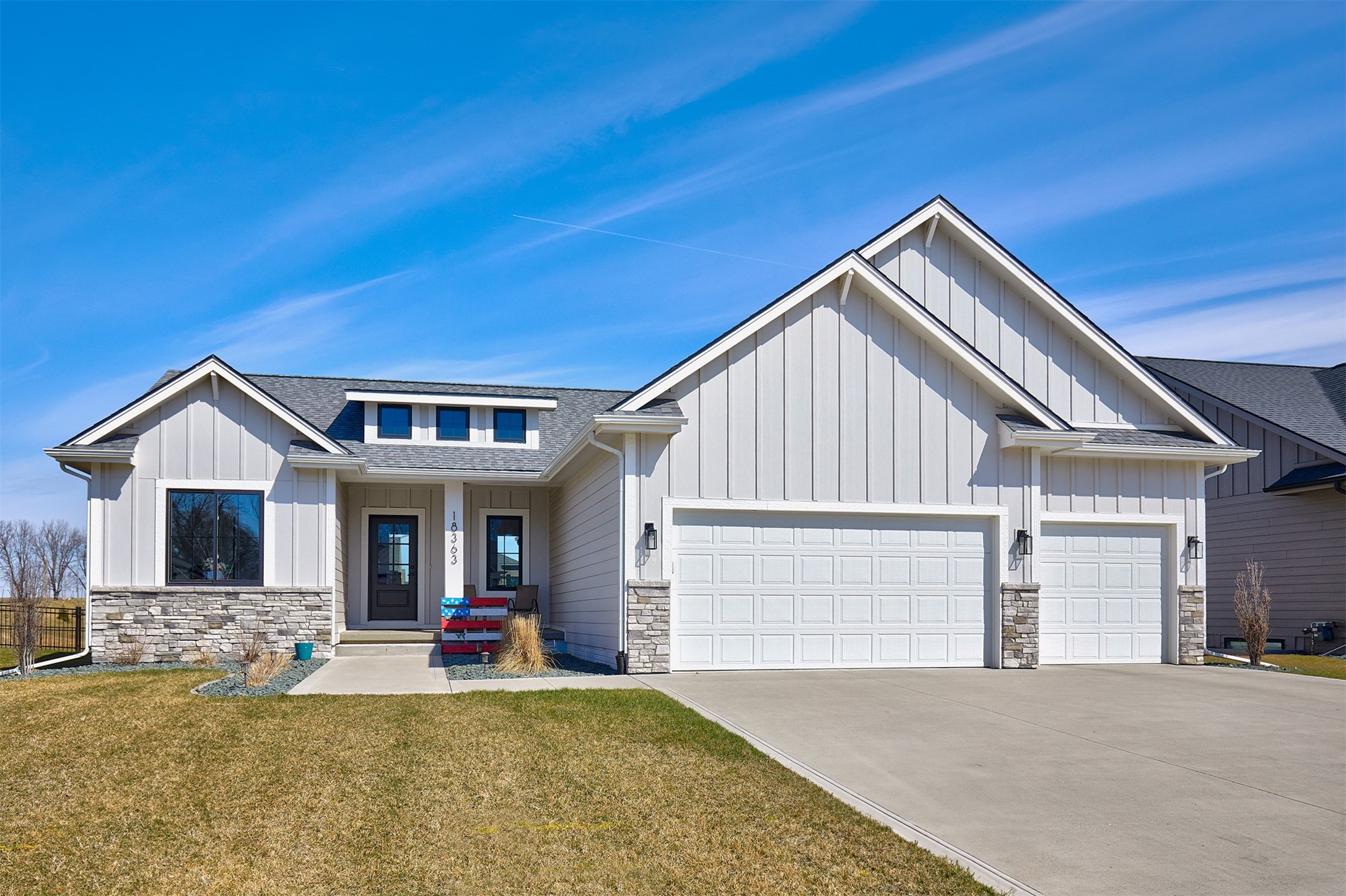 18363 Tanglewood Drive, Clive, Iowa image 1