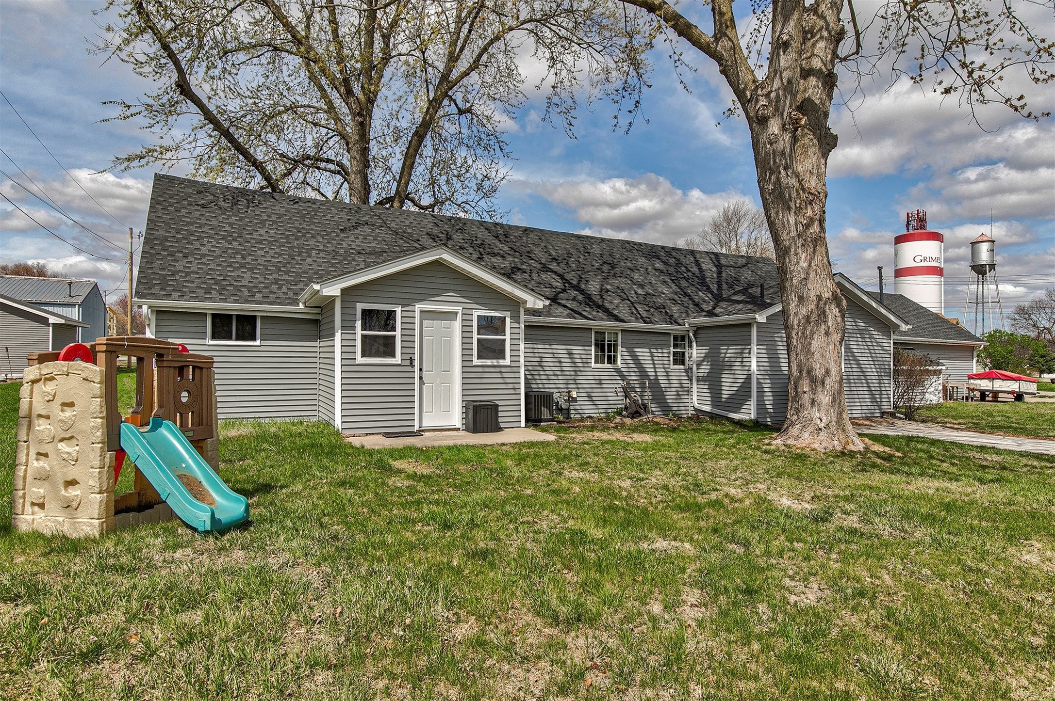 304 SE Ewing Street, Grimes, Iowa image 2