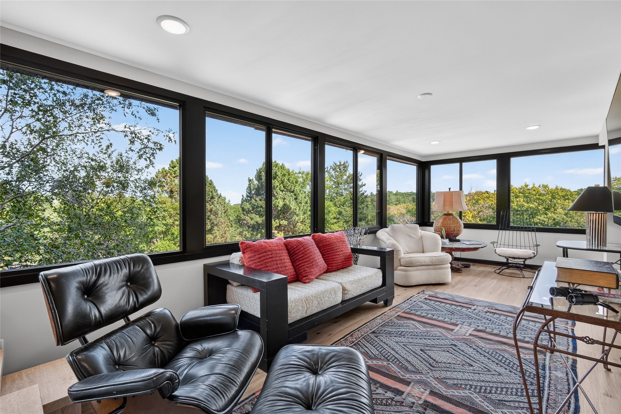 3131 Fleur Drive 402