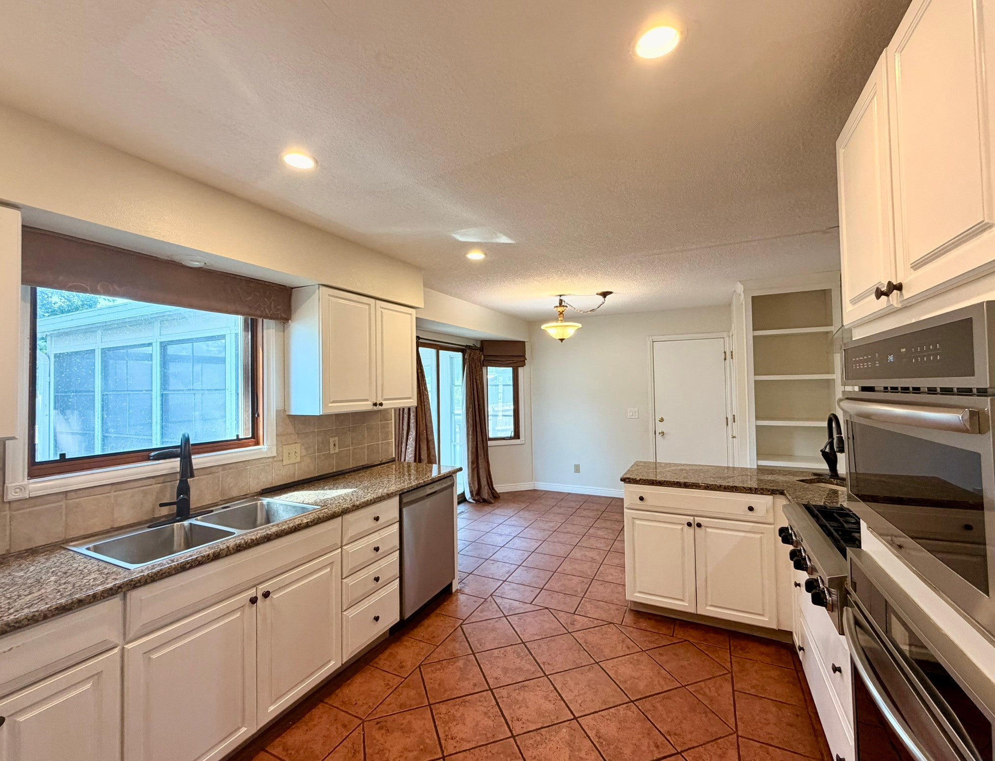 1828 NW 87th Place