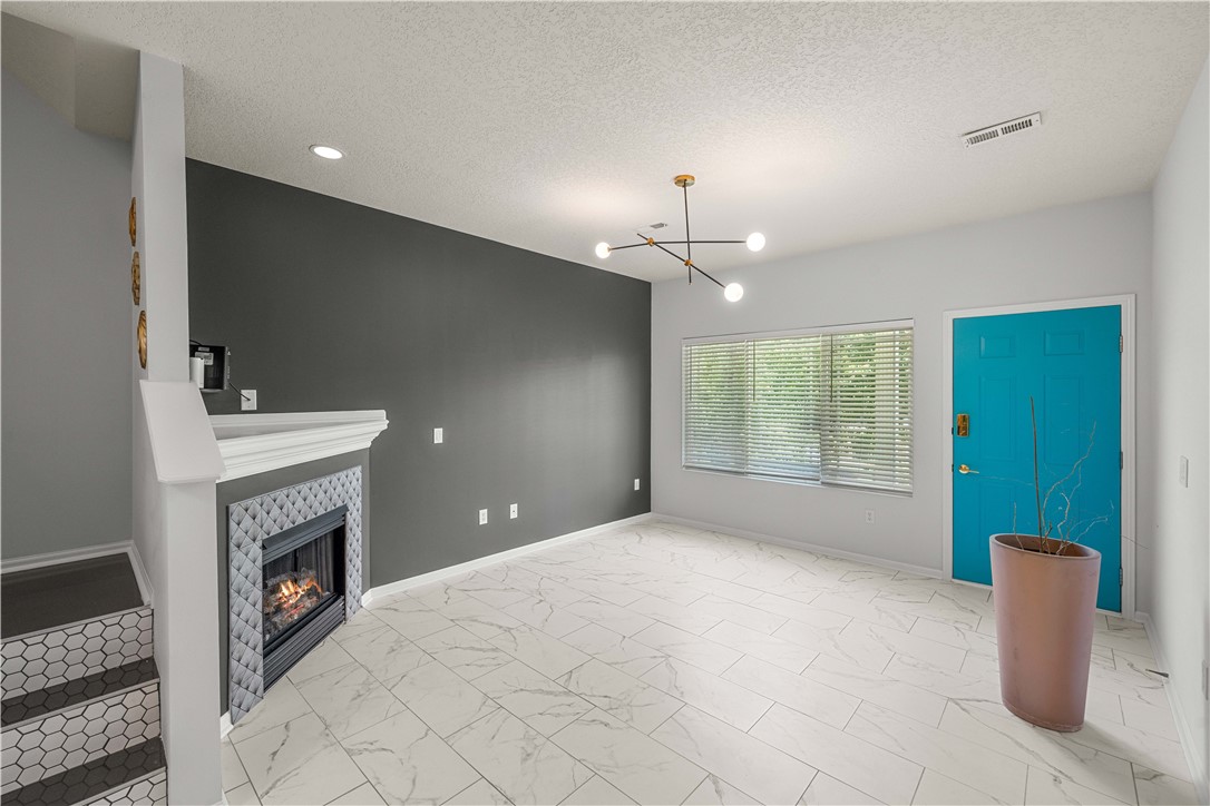 2300 Hart Avenue #6, Des Moines, Iowa image 2