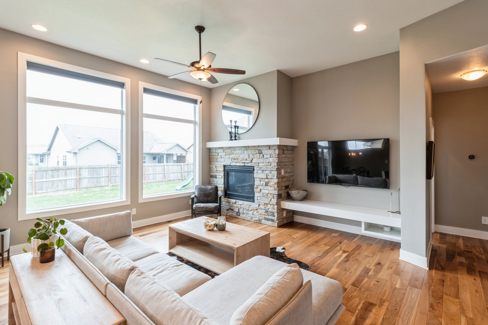 590 NE Meridian Drive, Waukee, Iowa image 2