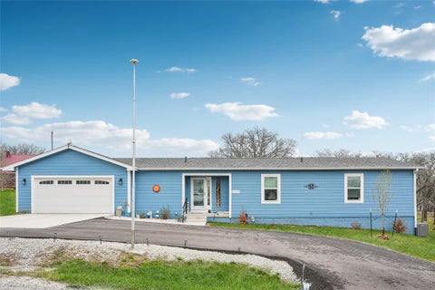 Homes For Sale - 8137 Ivy Street<br/> Dexter, IA 50070