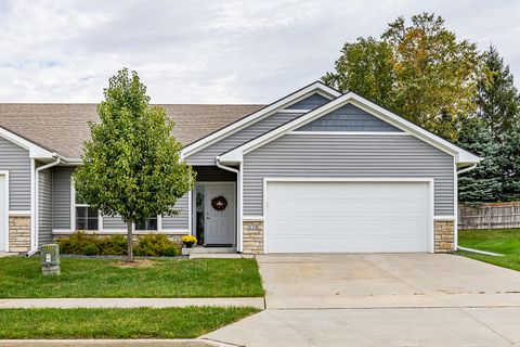 Condo For Sale - 115 SE Silver Pointe Drive<br/> Waukee, IA 50263