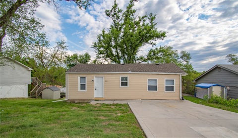 Homes For Sale - 911 Frazier Avenue<br/> Des Moines, IA 50315
