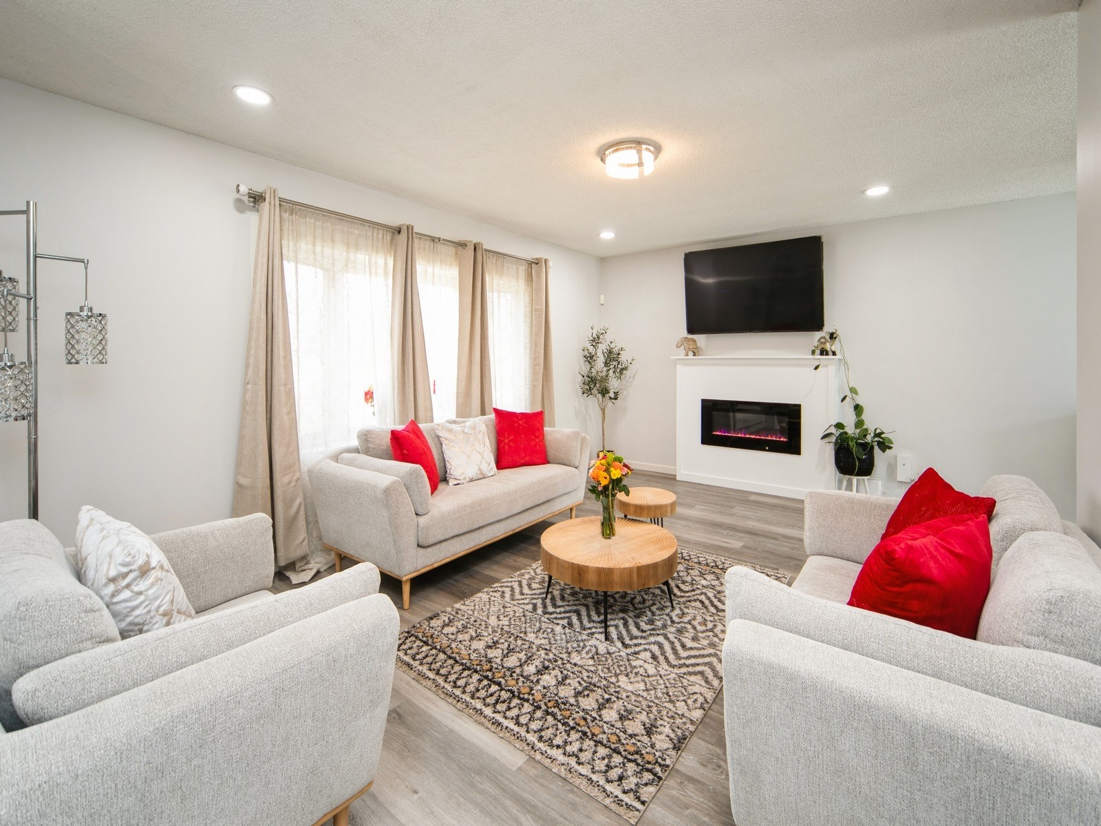 1019 Maplenol Drive, West Des Moines, Iowa image 3
