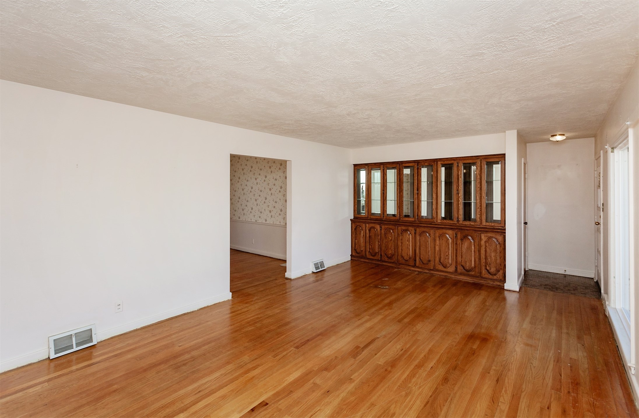 6826 Colby Avenue, Windsor Heights, Iowa image 6