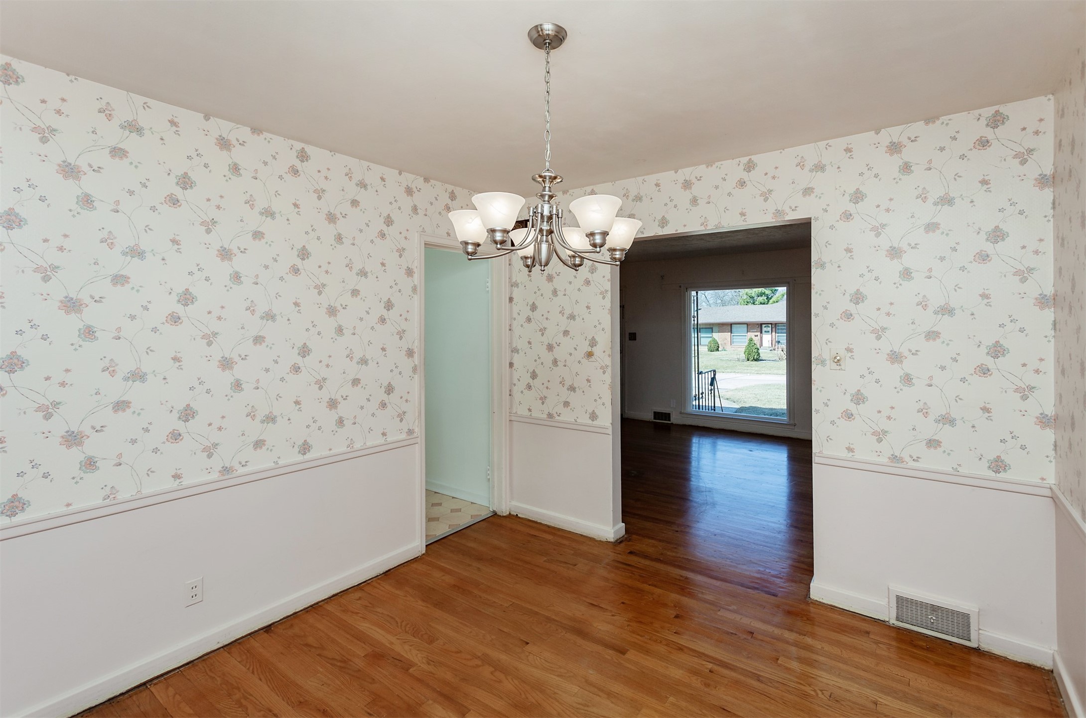 6826 Colby Avenue, Windsor Heights, Iowa image 10