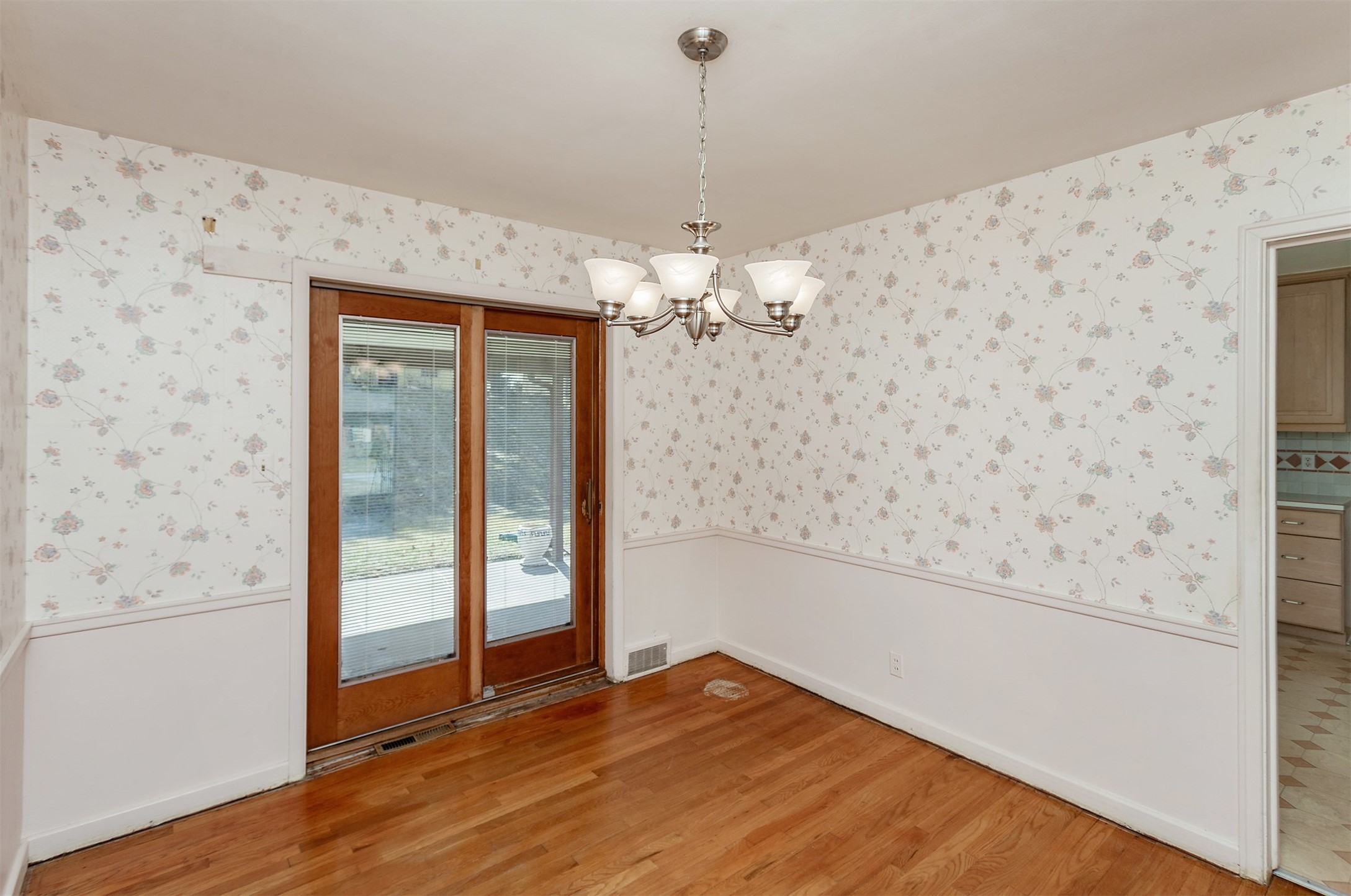 6826 Colby Avenue, Windsor Heights, Iowa image 9