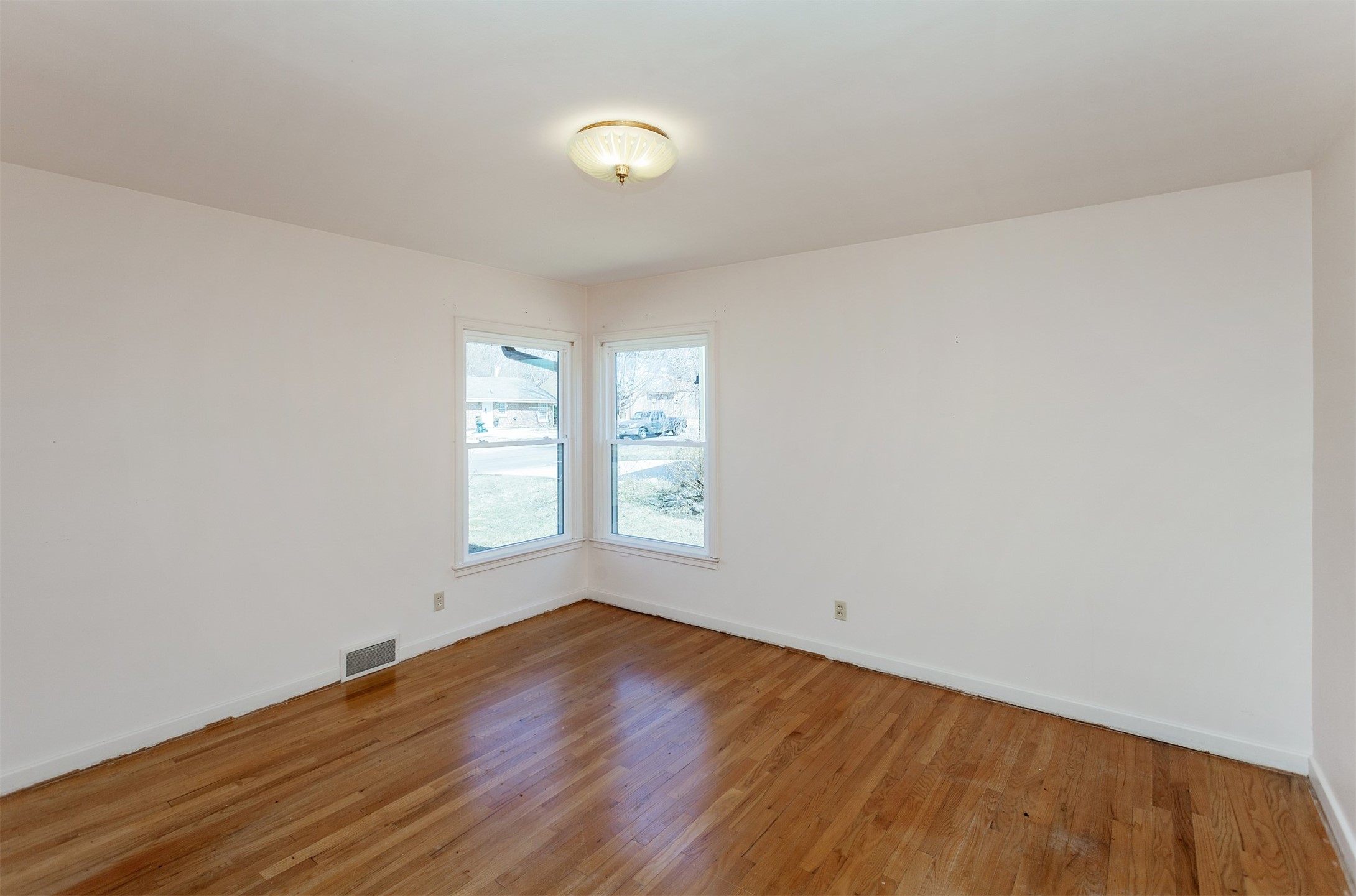 6826 Colby Avenue, Windsor Heights, Iowa image 17