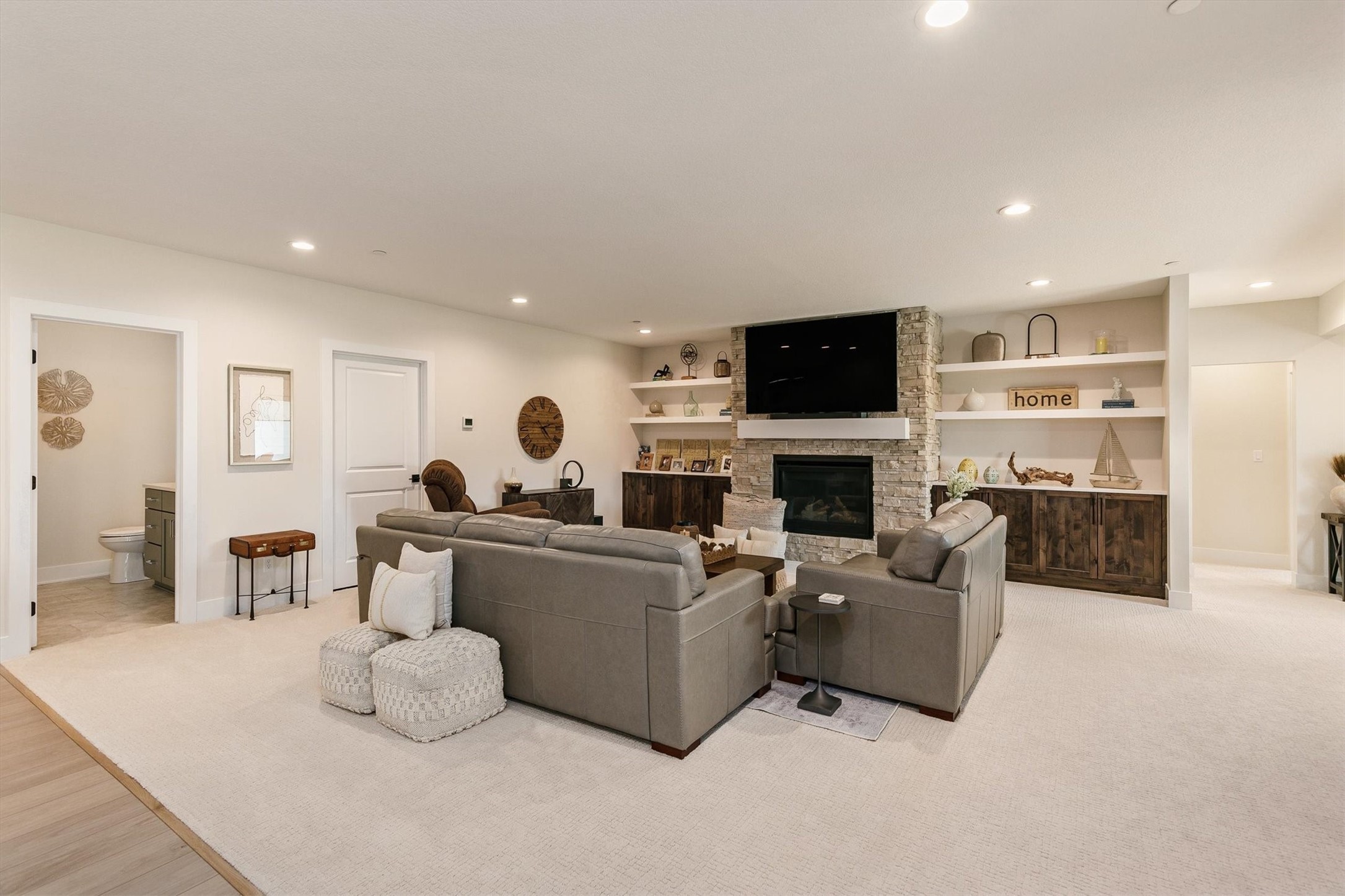 West Des Moines, Iowa, 50265, United States, 5 Bedrooms Bedrooms, ,6 BathroomsBathrooms,Residential,Active,2032446