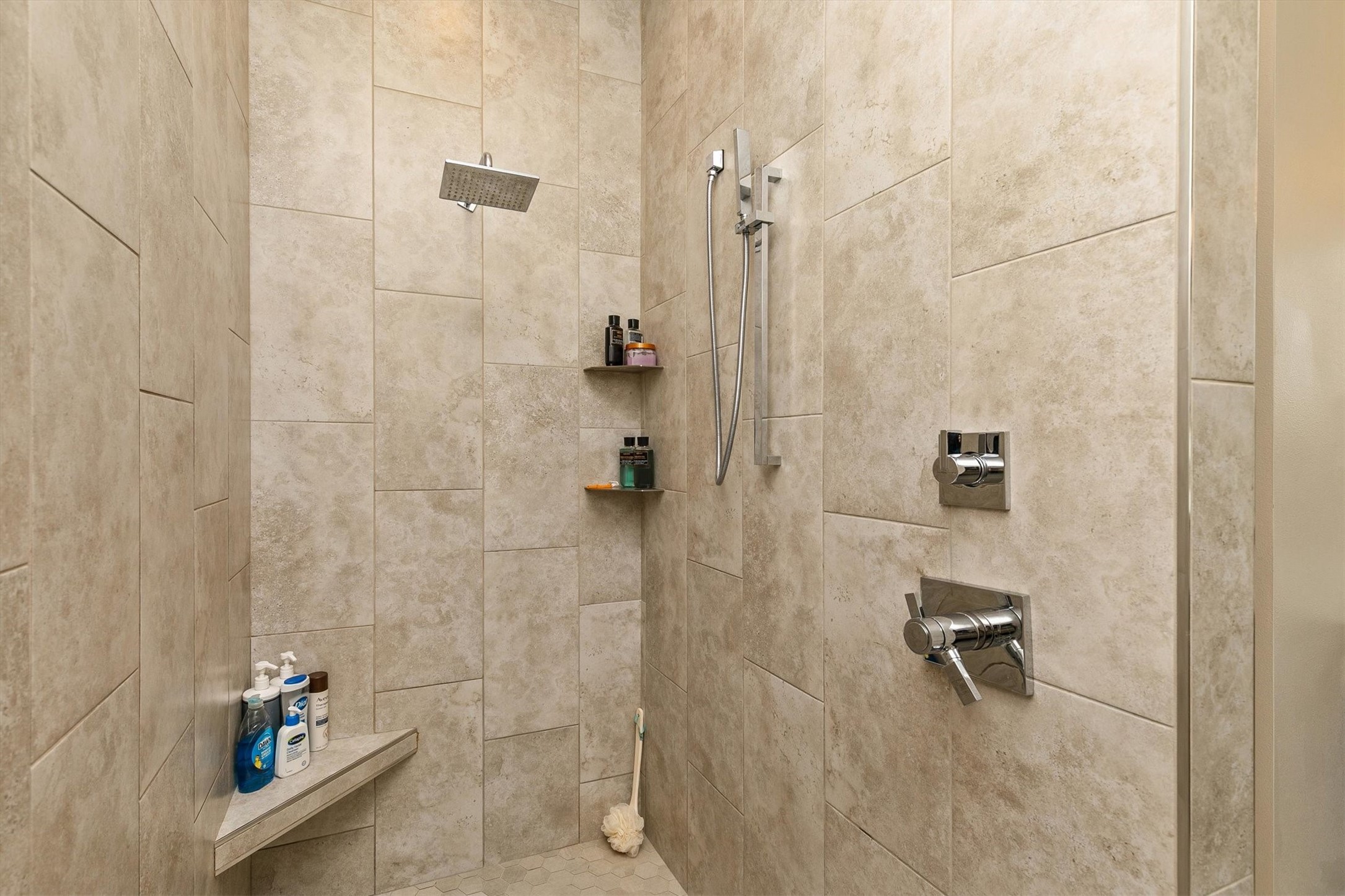 West Des Moines, Iowa, 50265, United States, 5 Bedrooms Bedrooms, ,6 BathroomsBathrooms,Residential,Active,2032446