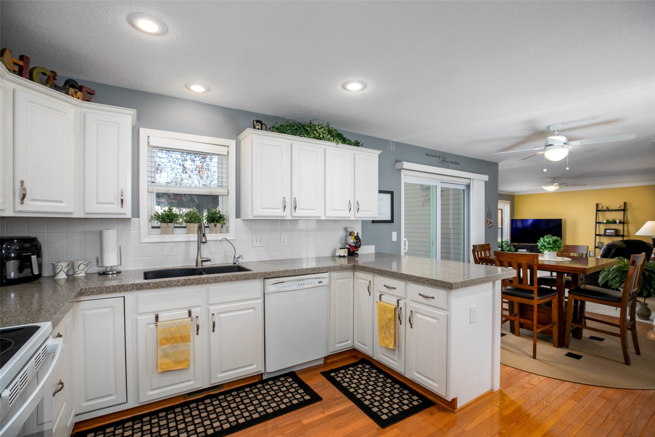 4381 Ashley Park Drive, West Des Moines, Iowa image 6
