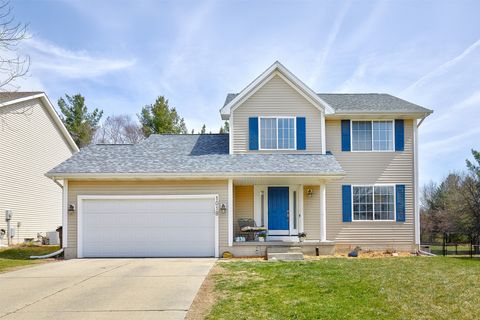 Homes For Sale - 1018 S 50th Place<br/> West Des Moines, IA 50265