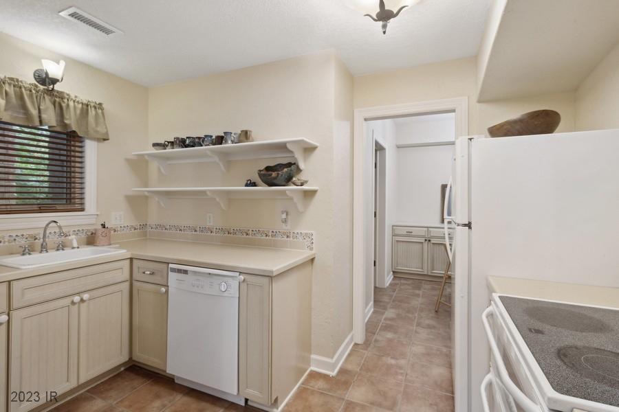 3306 John Lynde Road, Des Moines, Iowa image 25