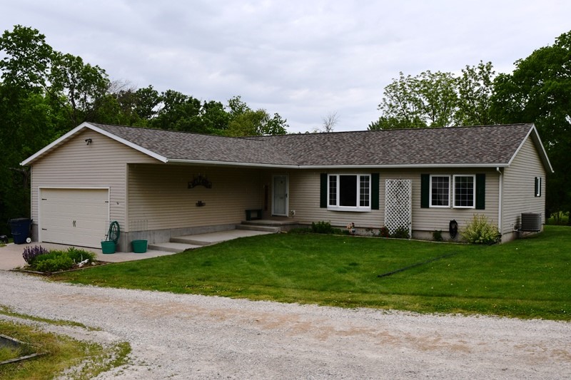 5198 S23 Highway, Carlisle, Iowa image 1