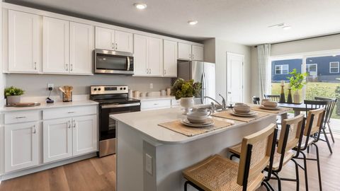 Condo For Sale - 4751 170th Place<br/> Urbandale, IA 50323