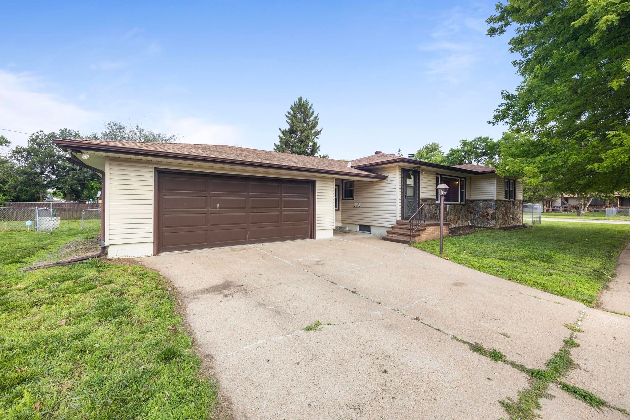 Photo 1 of 19 — 720 N 30th Street, Council Bluffs, IA 51501
