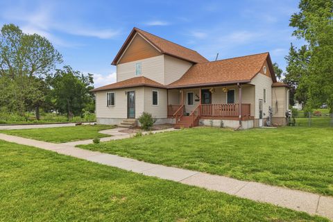 Homes For Sale - 309 E First Street<br/> Boone County, Madrid, IA 50156