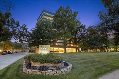 Condo For Sale - 3660 Grand Avenue #820<br/> Des Moines, IA 50312