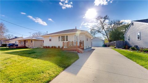 Single Family Residence in Urbandale IA 3916 69th Street.jpg