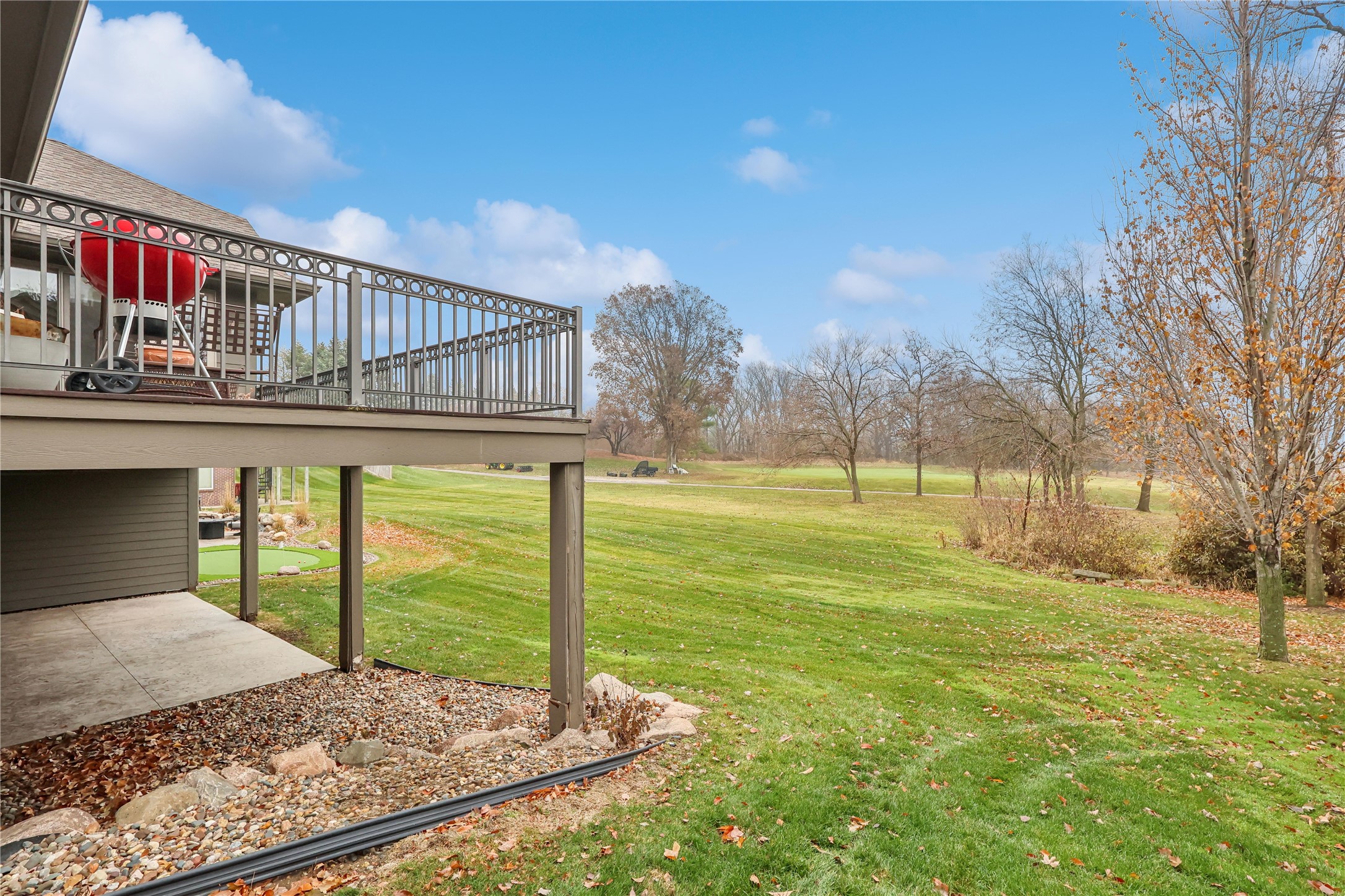 1128 Glen Oaks Drive