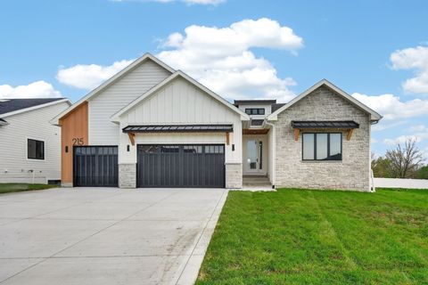 215 NW Woodmoor Drive Waukee IA 50263