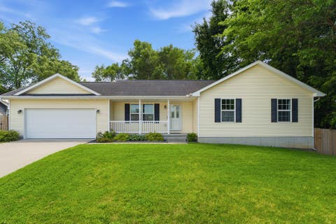 Homes For Sale - 1717 Court Street<br/> Adel, IA 50003