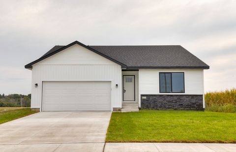 Homes For Sale - 1927 20th Avenue<br/> Altoona, IA 50009