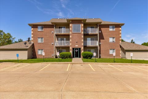Condo For Sale - 701 SE Dovetail Road #7<br/> Grimes, IA 50111