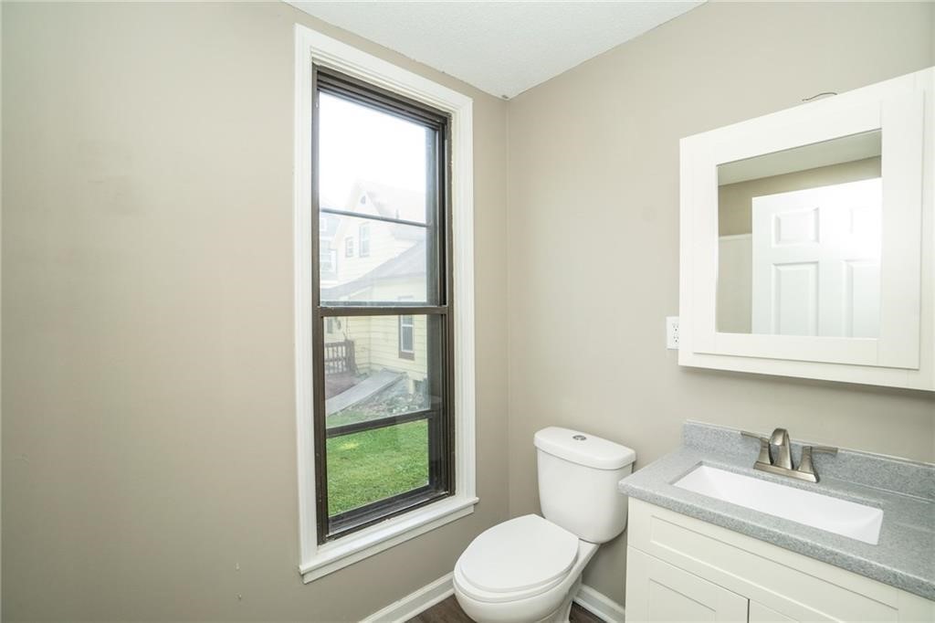 1360 E 9th Street, Des Moines, Iowa image 12
