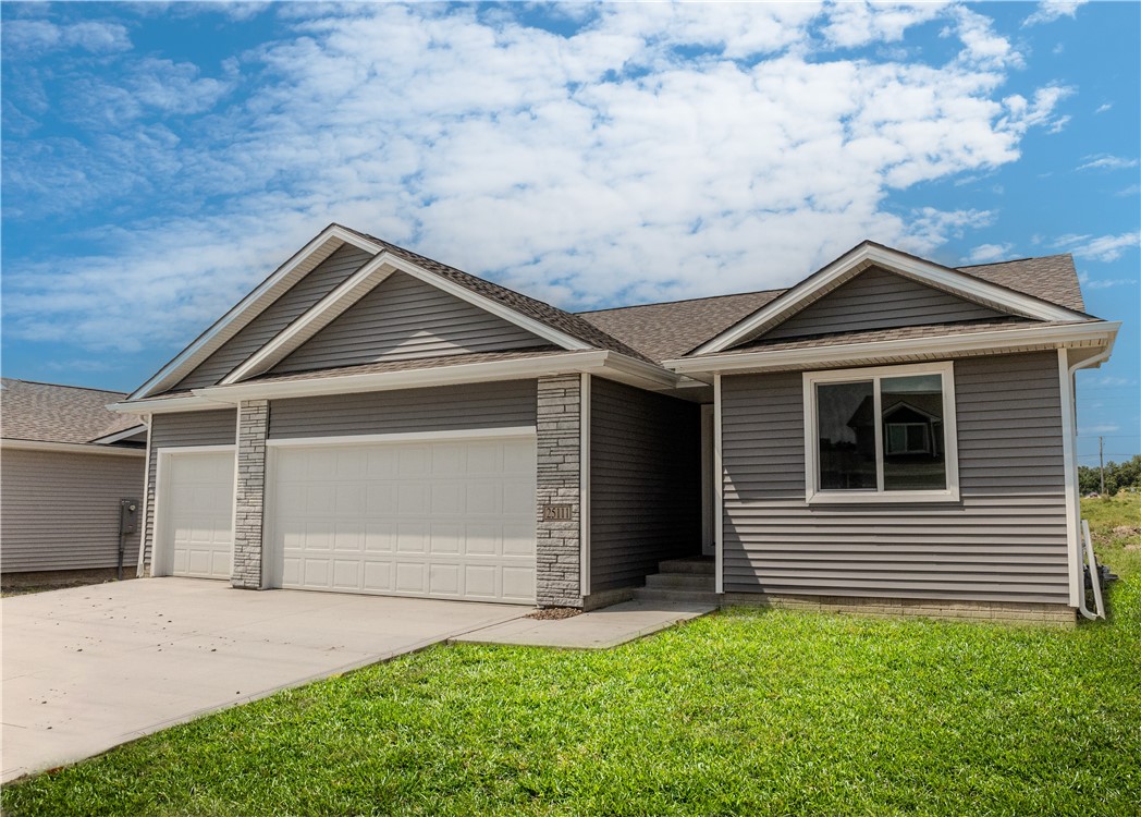 25111 Bluebird Circle, Adel, Iowa image 1