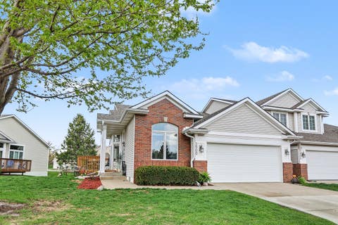 Condo For Sale - 5900 Century Way<br/> Johnston, IA 50131