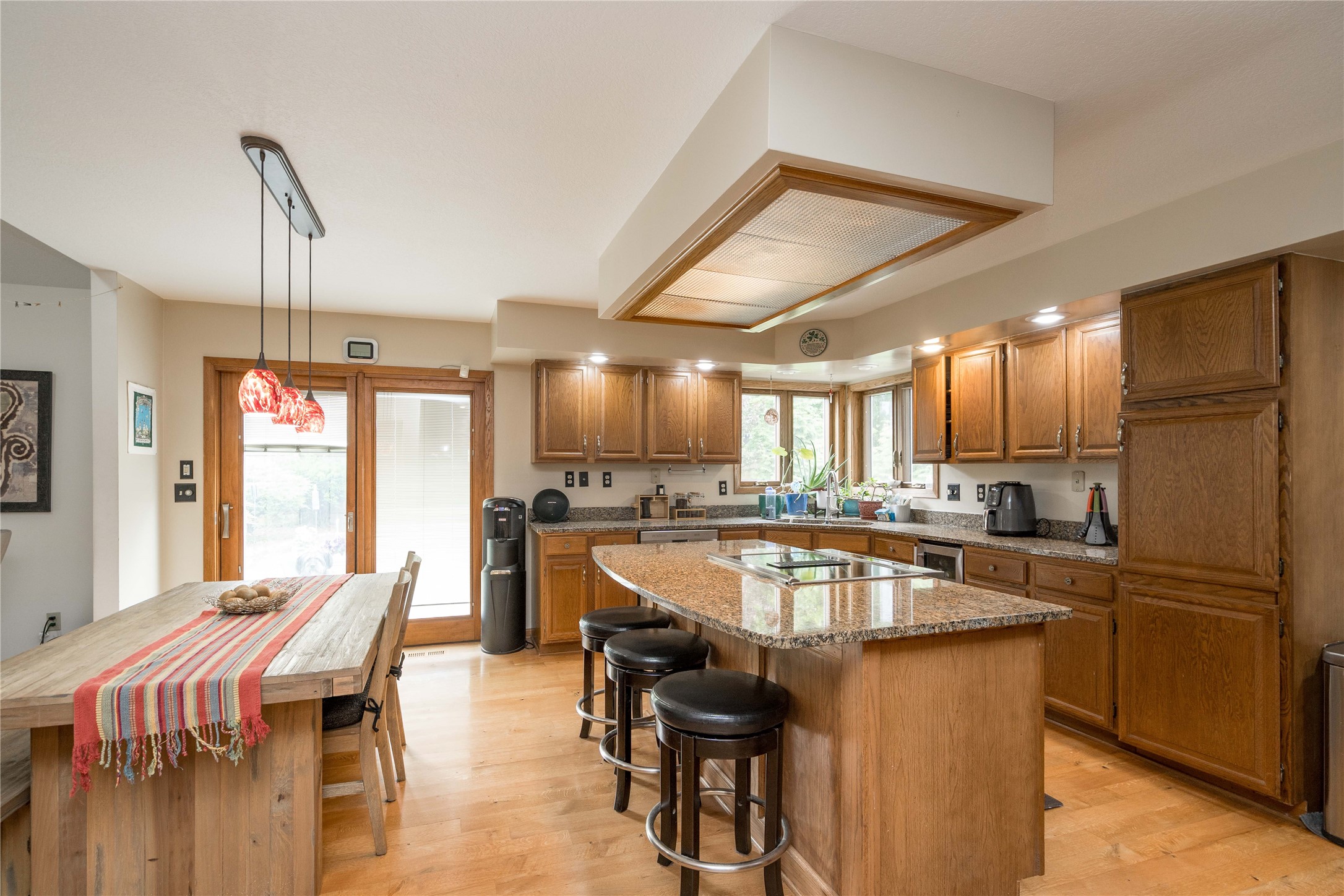 10490 Elmcrest Drive, Clive, Iowa image 4