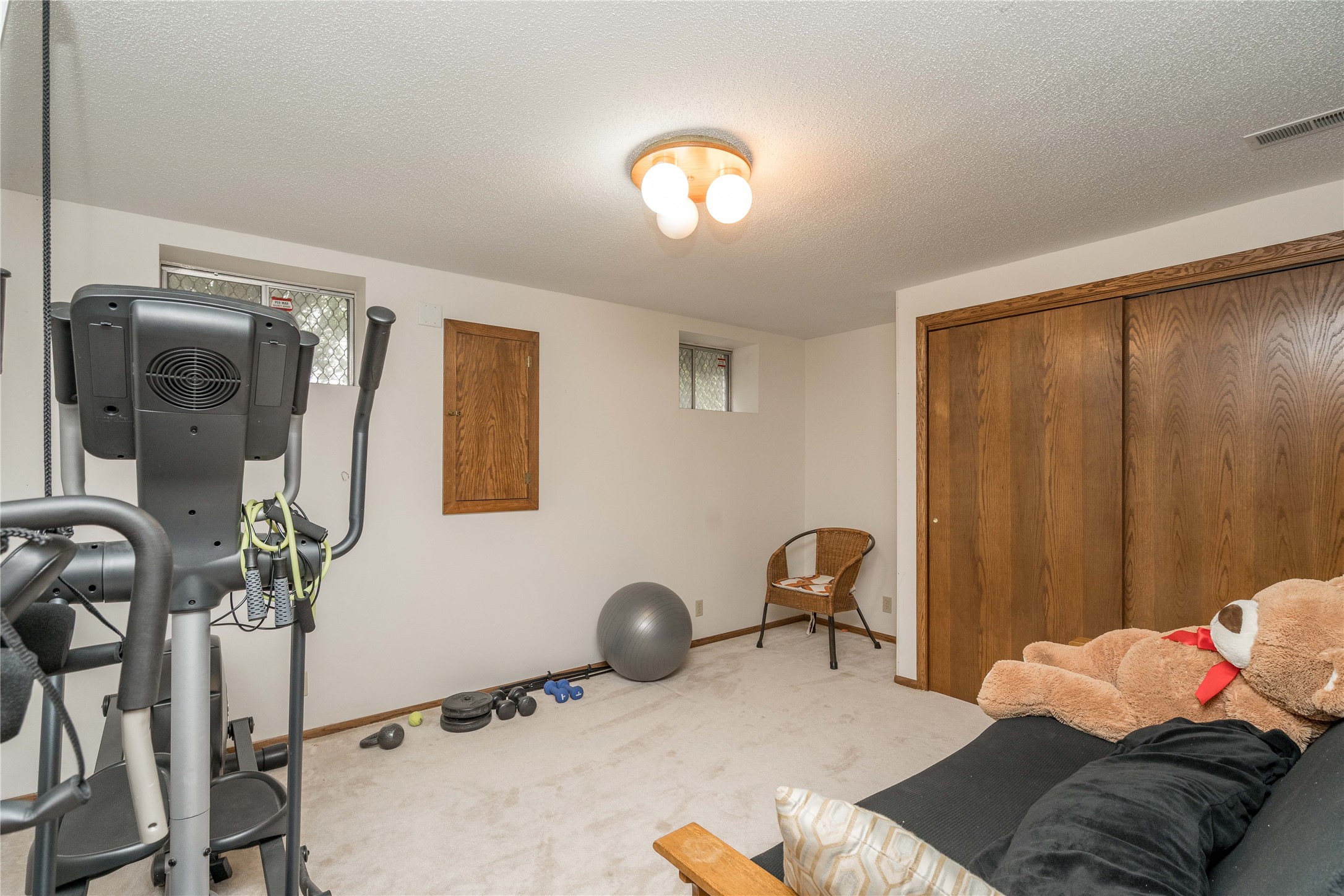 10490 Elmcrest Drive, Clive, Iowa image 23