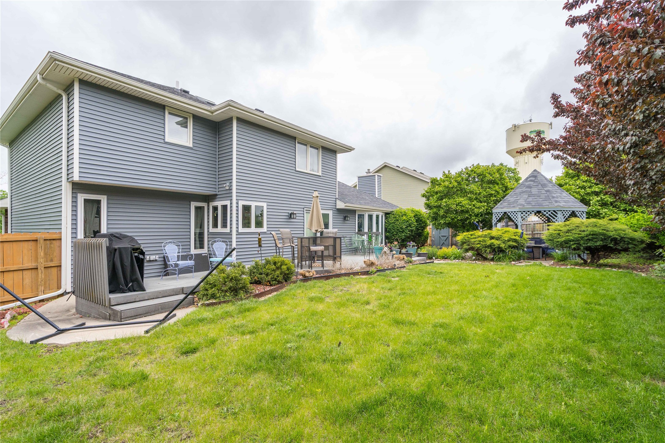 10490 Elmcrest Drive, Clive, Iowa image 26