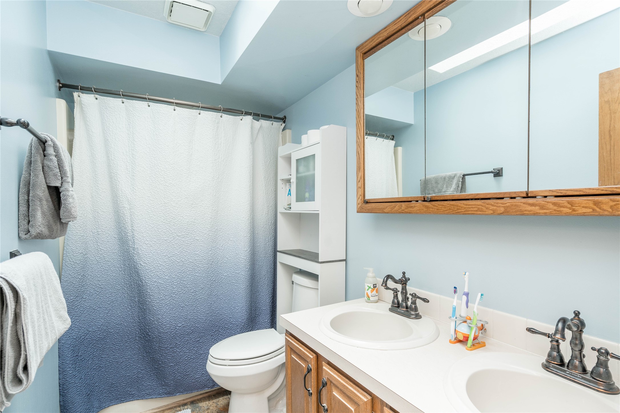 10490 Elmcrest Drive, Clive, Iowa image 20