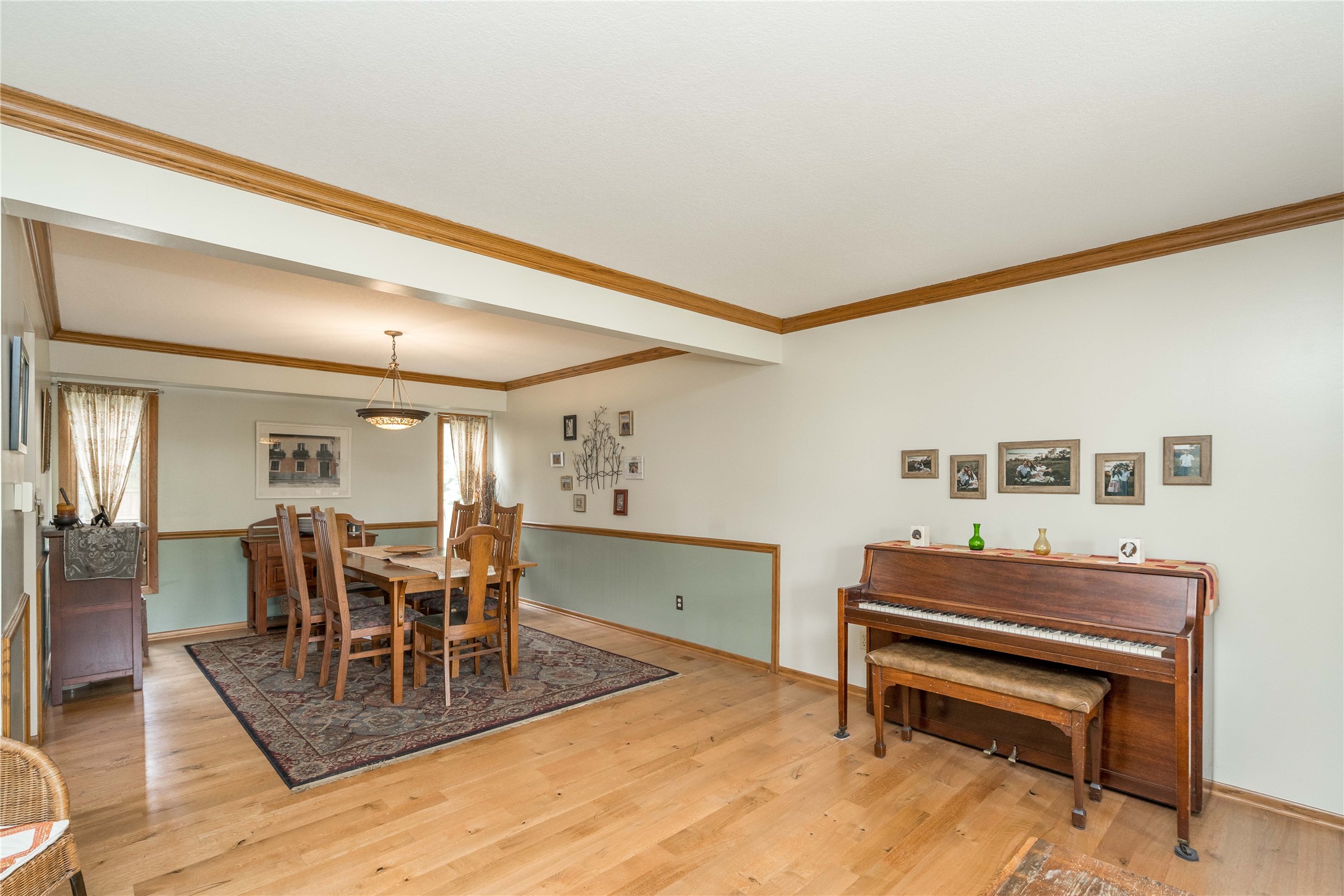 10490 Elmcrest Drive, Clive, Iowa image 8