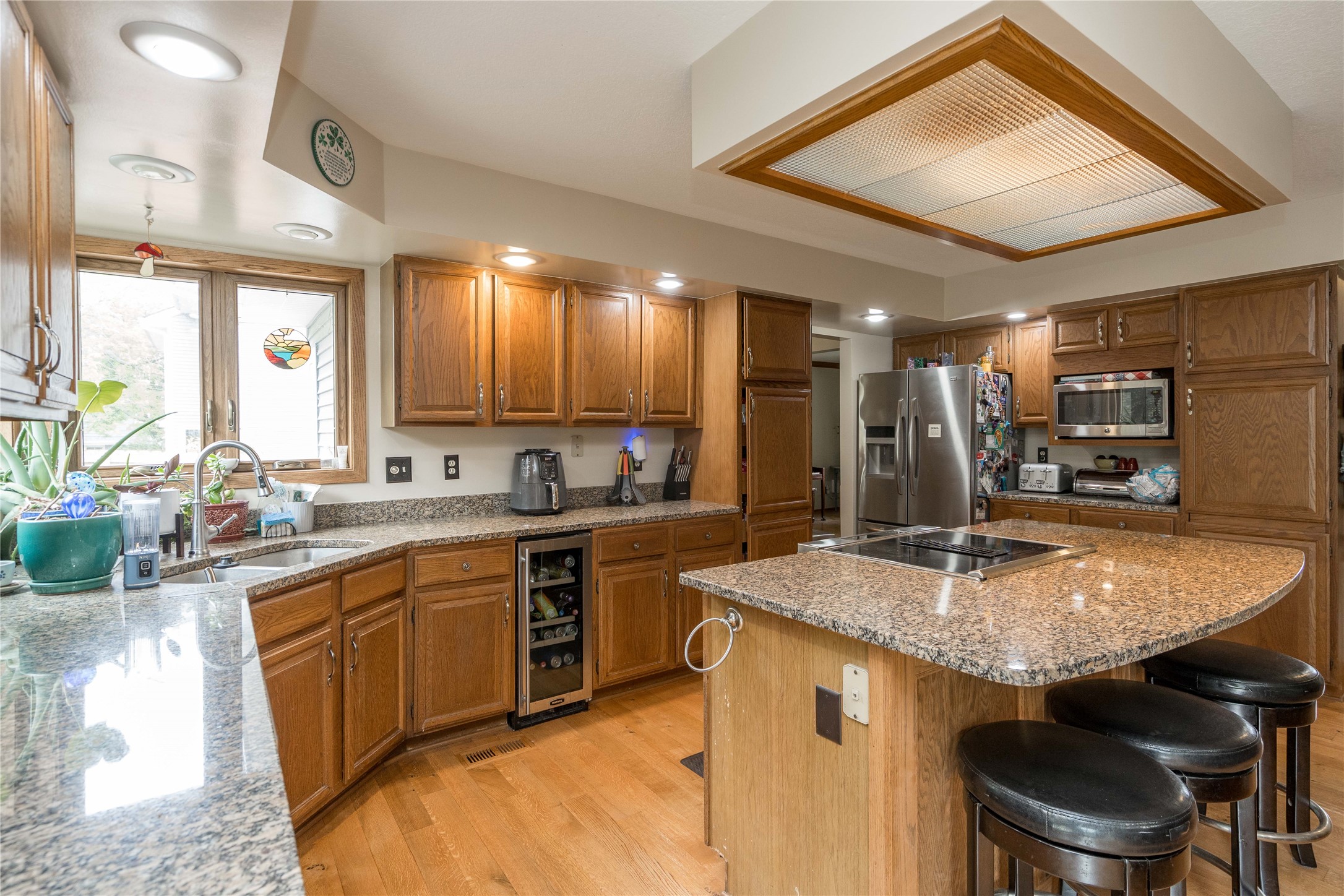10490 Elmcrest Drive, Clive, Iowa image 3