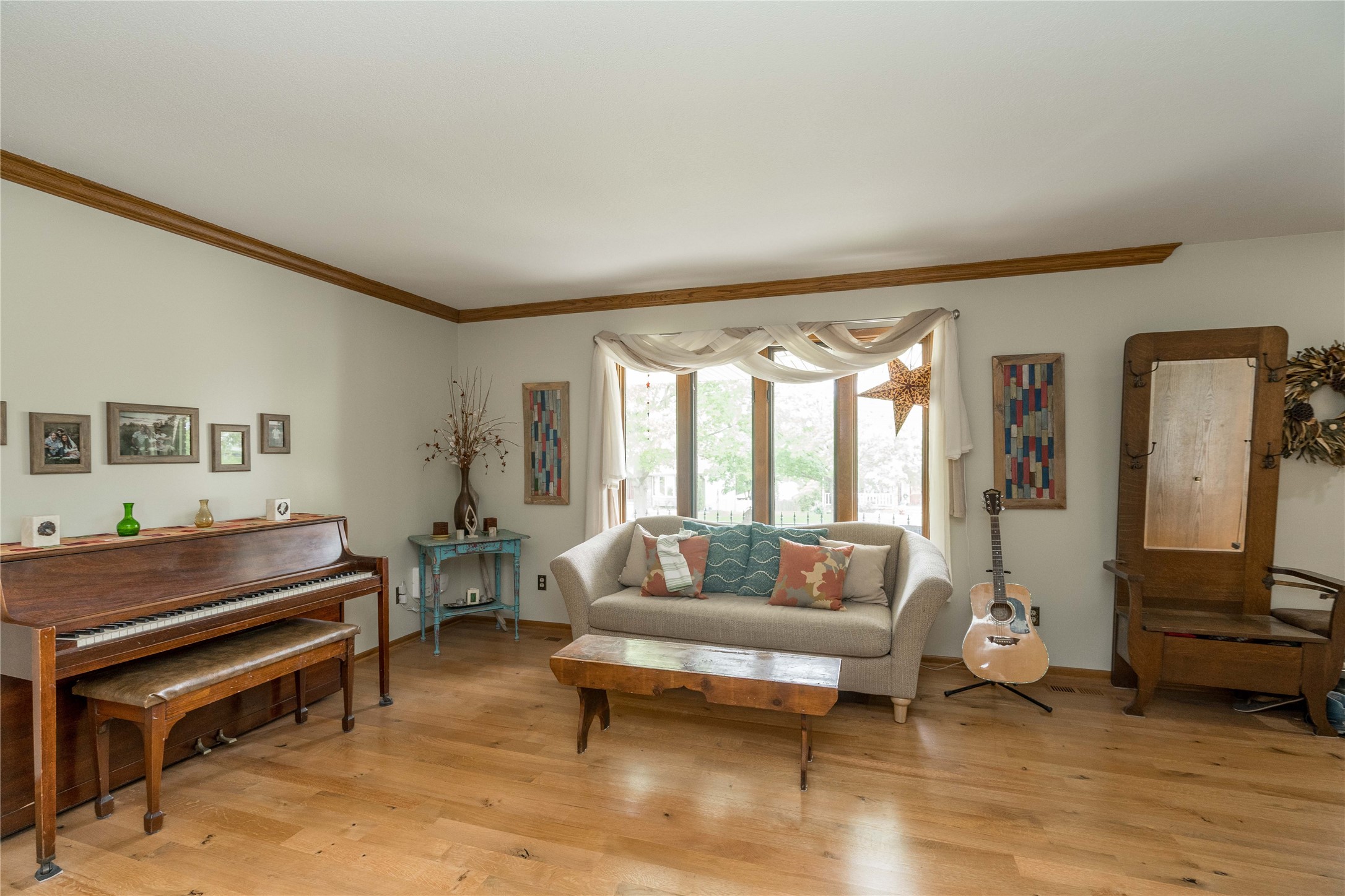 10490 Elmcrest Drive, Clive, Iowa image 9
