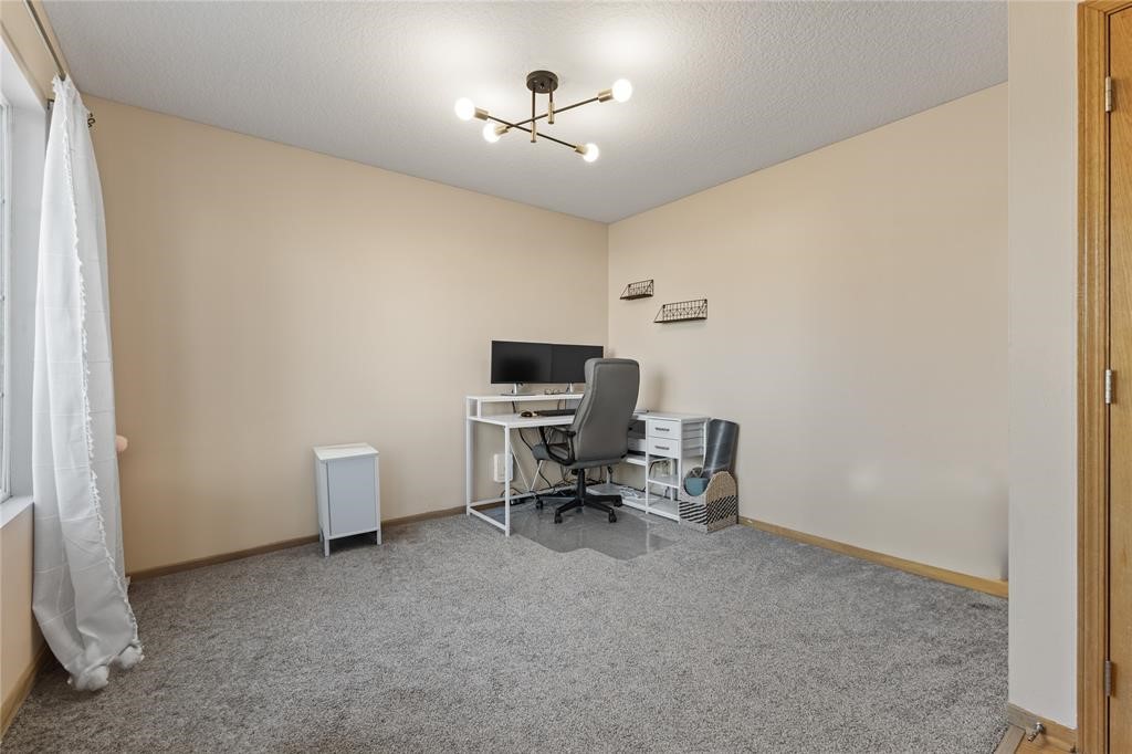 400 Coral Ridge Boulevard, Pleasant Hill, Iowa image 5