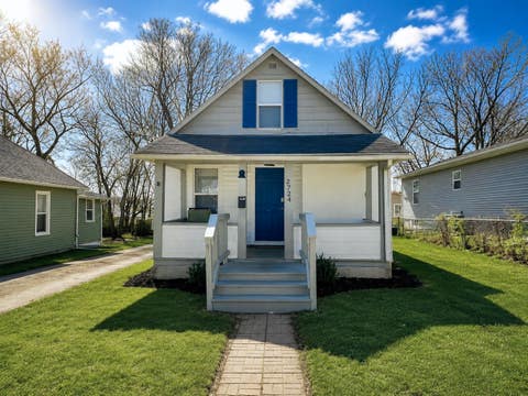 Homes For Sale - 2724 College Avenue<br/> Des Moines, IA 50311