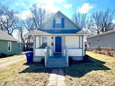 Homes For Sale - 2724 College Avenue<br/> Des Moines, IA 50311