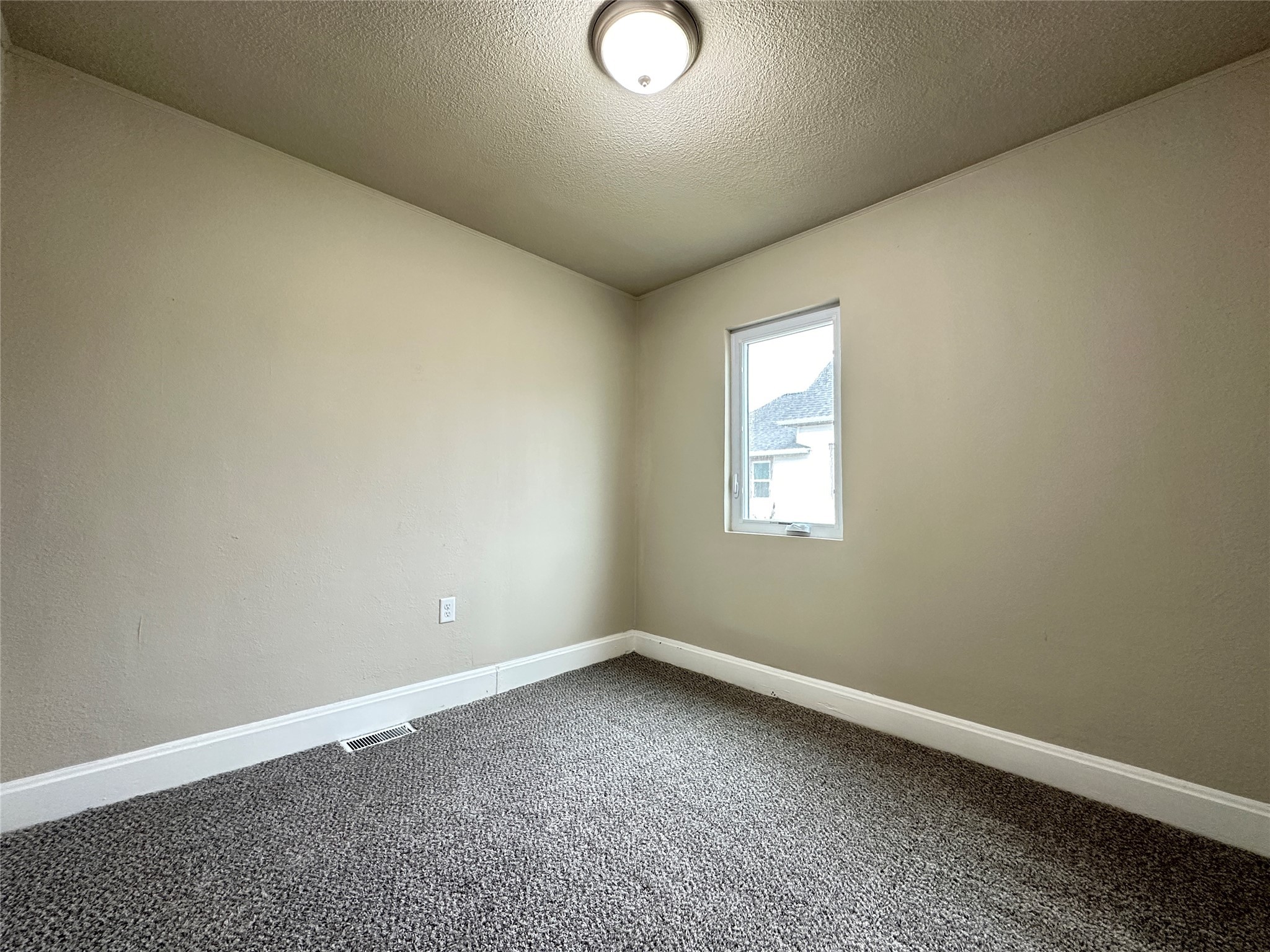 107 W Sycamore Street, Ogden, Iowa image 16