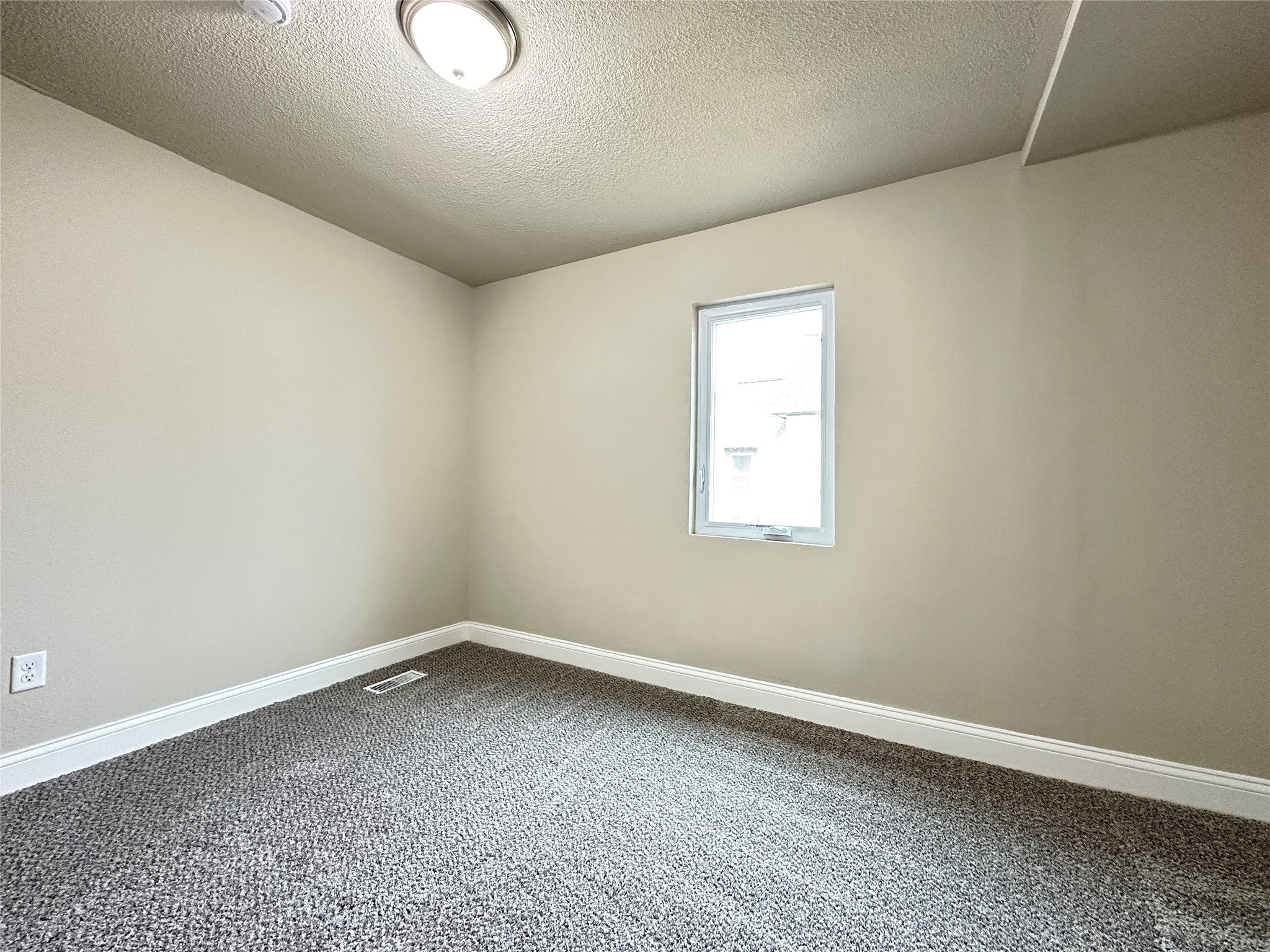 107 W Sycamore Street, Ogden, Iowa image 18