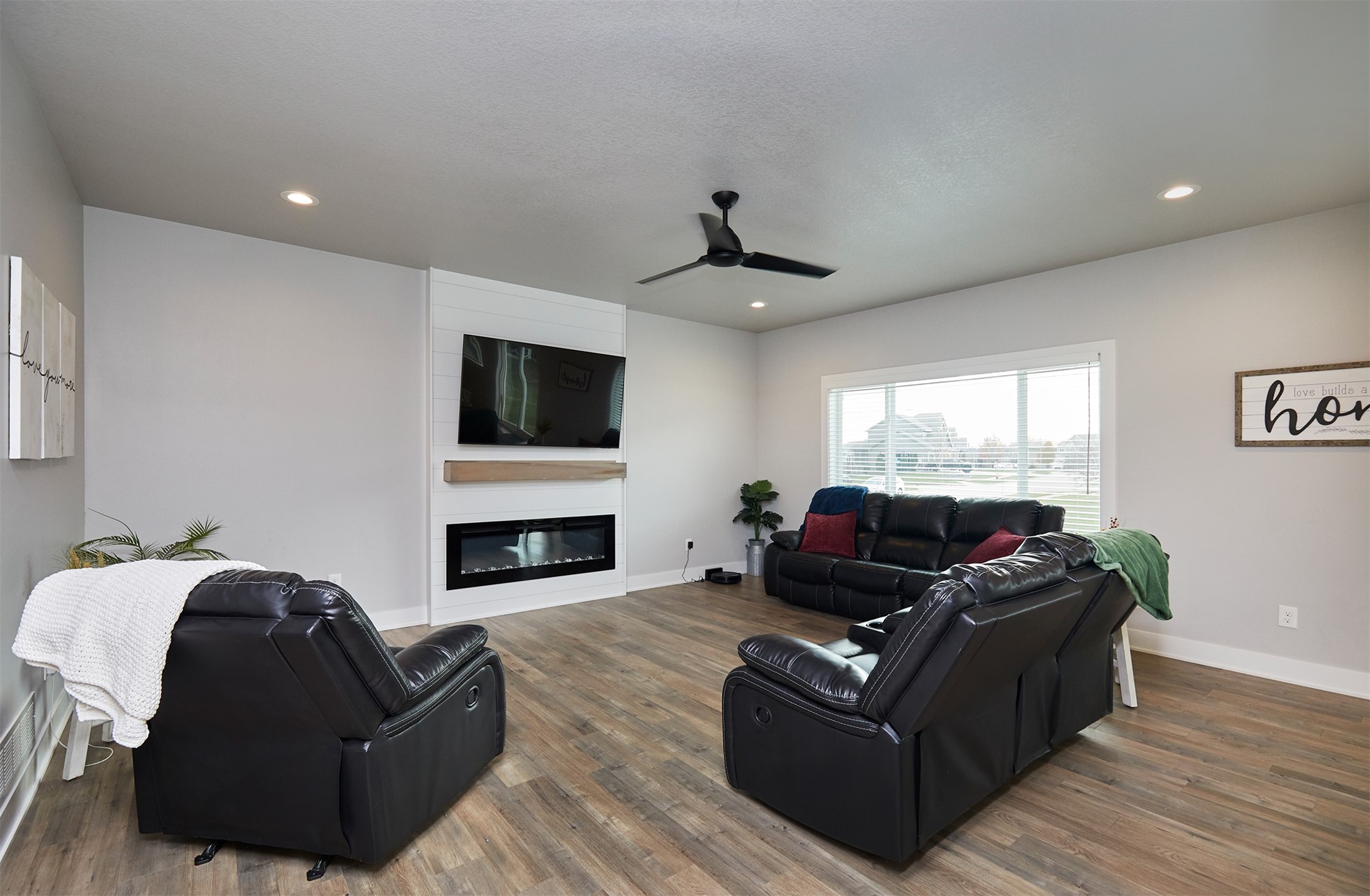 16200 Springbrook Trail